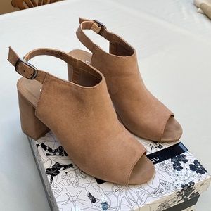 Chinese Laundry Bestie Slingbacks. Final Sale!!